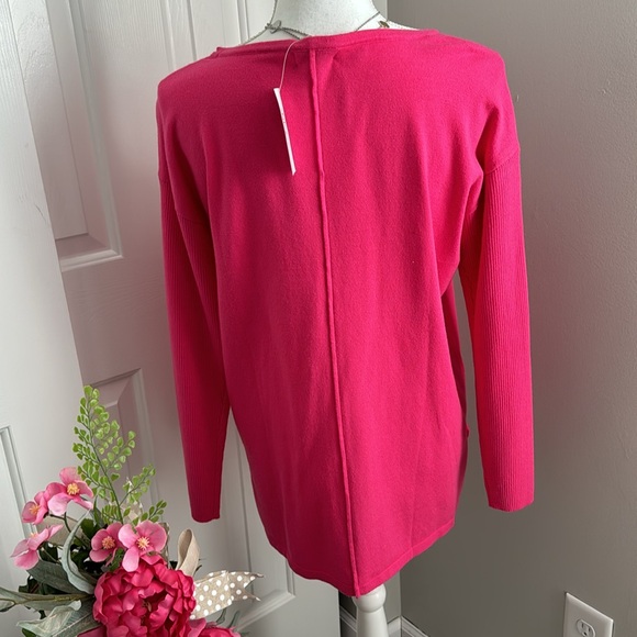 Seam Front Style and Co Tunic - Picture 3 of 4